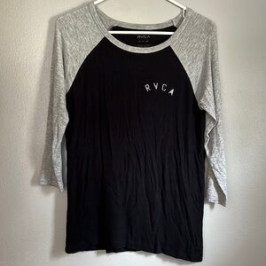 RVCA gray and black quarter sleeve top